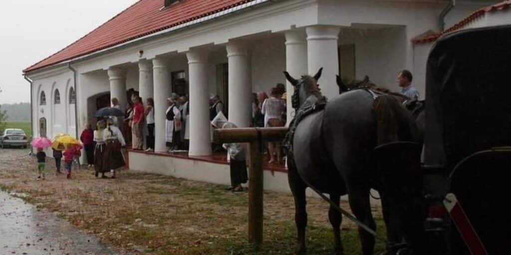 Uhti-avatud-ateljee-uhti-old-buildings-visit-tartu-visit-estonia