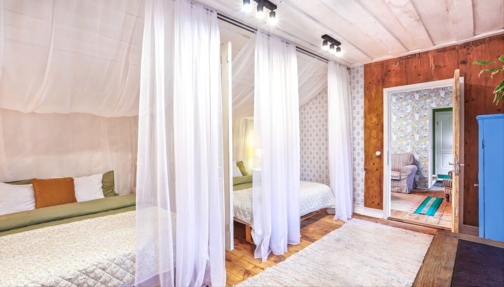 alatskivi-moonakatemaja-loft-002-visit-estonia