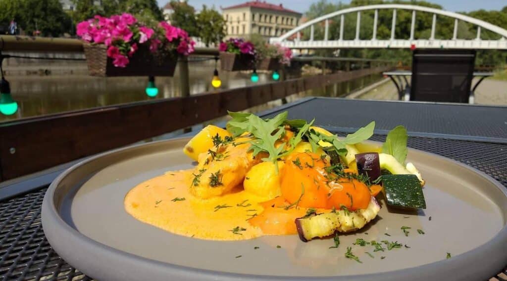 green-room-cafe-wine-visit-tartu-estonia